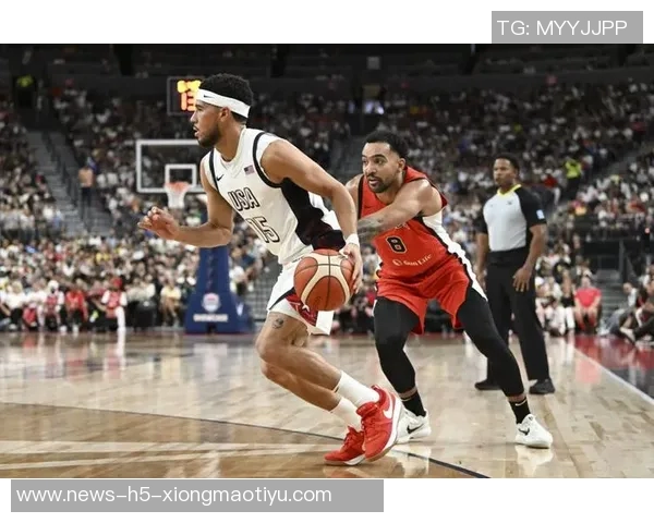 布克半场表现稳定9投4中砍下13分外加1篮板3助攻1抢断助力球队争胜